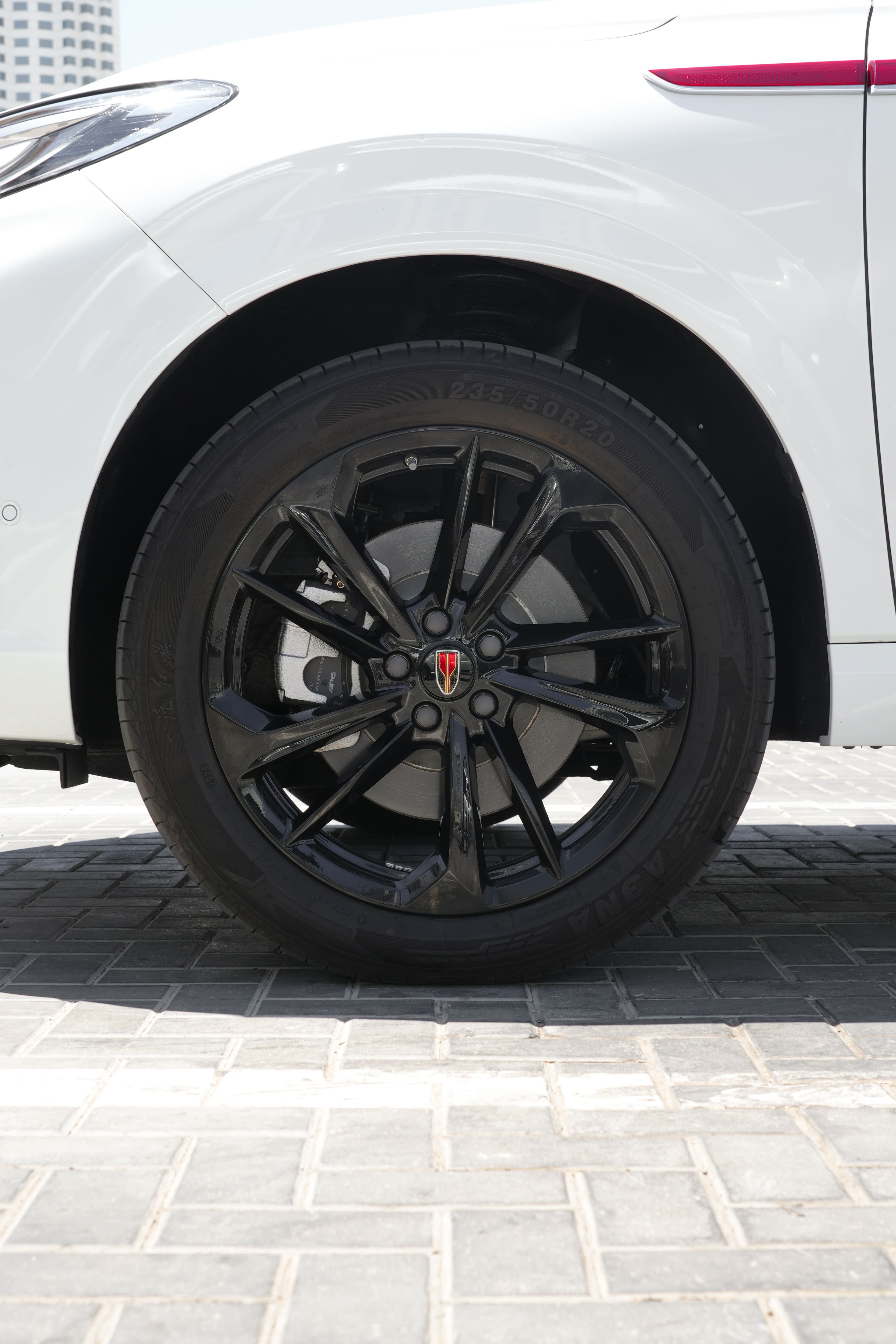 عجلات بقياس 20"