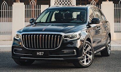 المقصورة مزودة بنظام ترفيهي مميز في المقاعد الخلفية